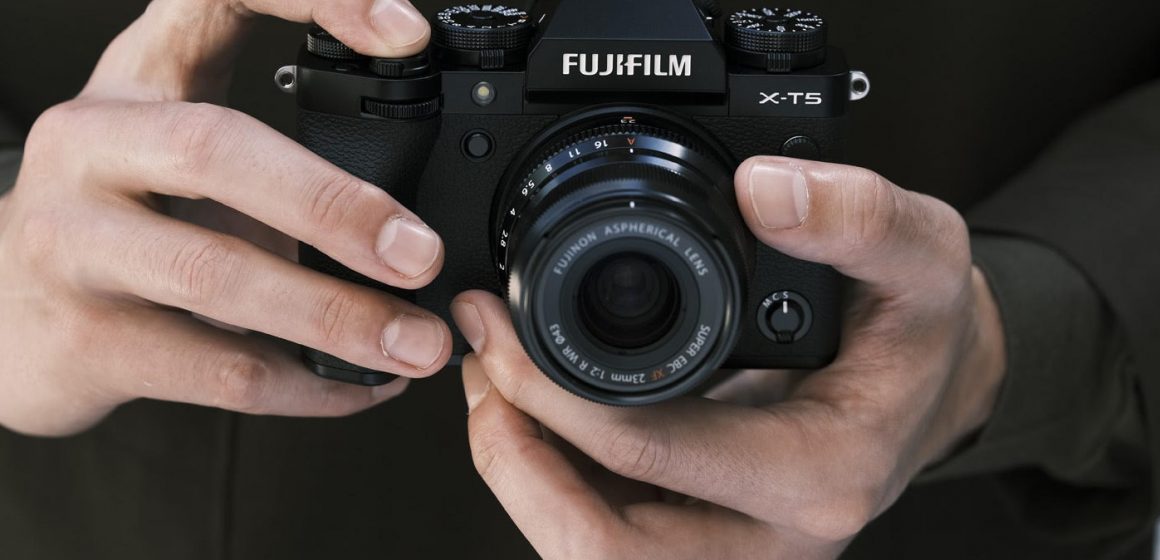 Fujifilm lancia la mirrorless X-T5
