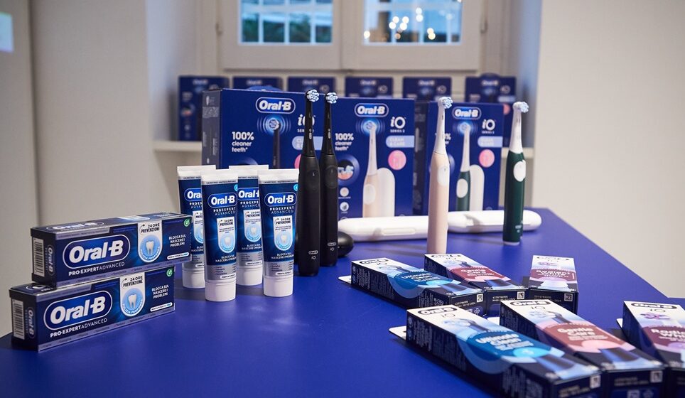 Da Oral-B il nuovo spazzolino per “passare all’elettrico”