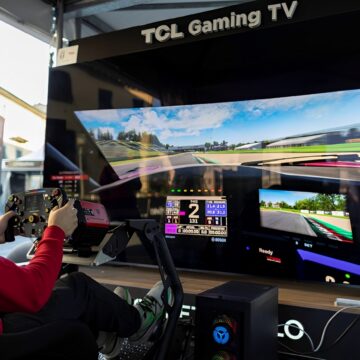 TCL appassiona i gamer con un TV da 115” al MediaWorld Tech Village
