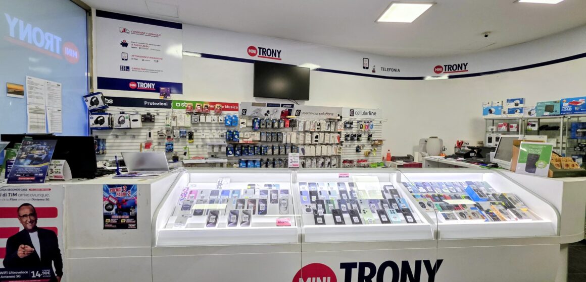 Inaugurato un nuovo Mini Trony a Sava (TA) Inaugurato un nuovo Mini Trony a Sava (TA)