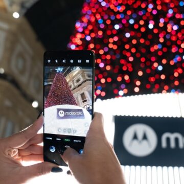 Motorola: attività natalizie nel centro di Milano