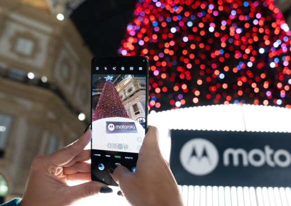 Motorola: attività natalizie nel centro di Milano