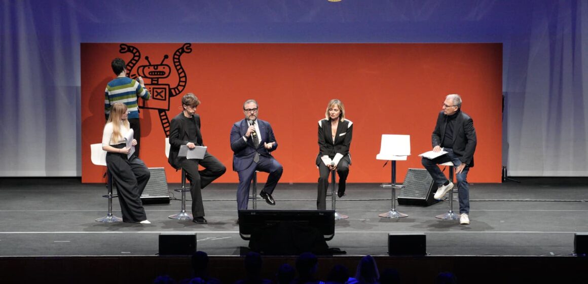 Unieuro celebra i 10anni di #cuoriconnessi