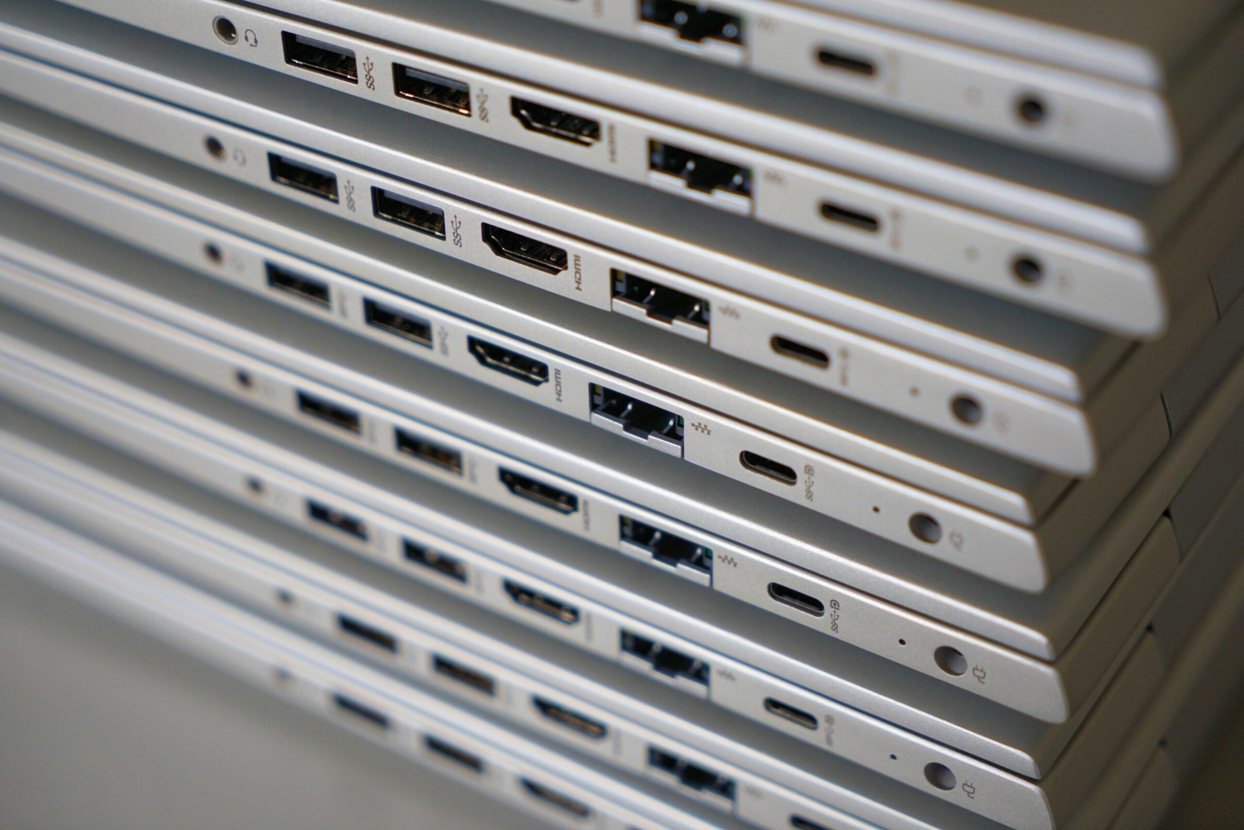 Dal 28 aprile l’USB-C diventa obbligatoria per tutti i laptop